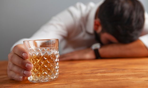Alkoholmissbrauch: Wie ein Kater entsteht und was man dagegen tun kann